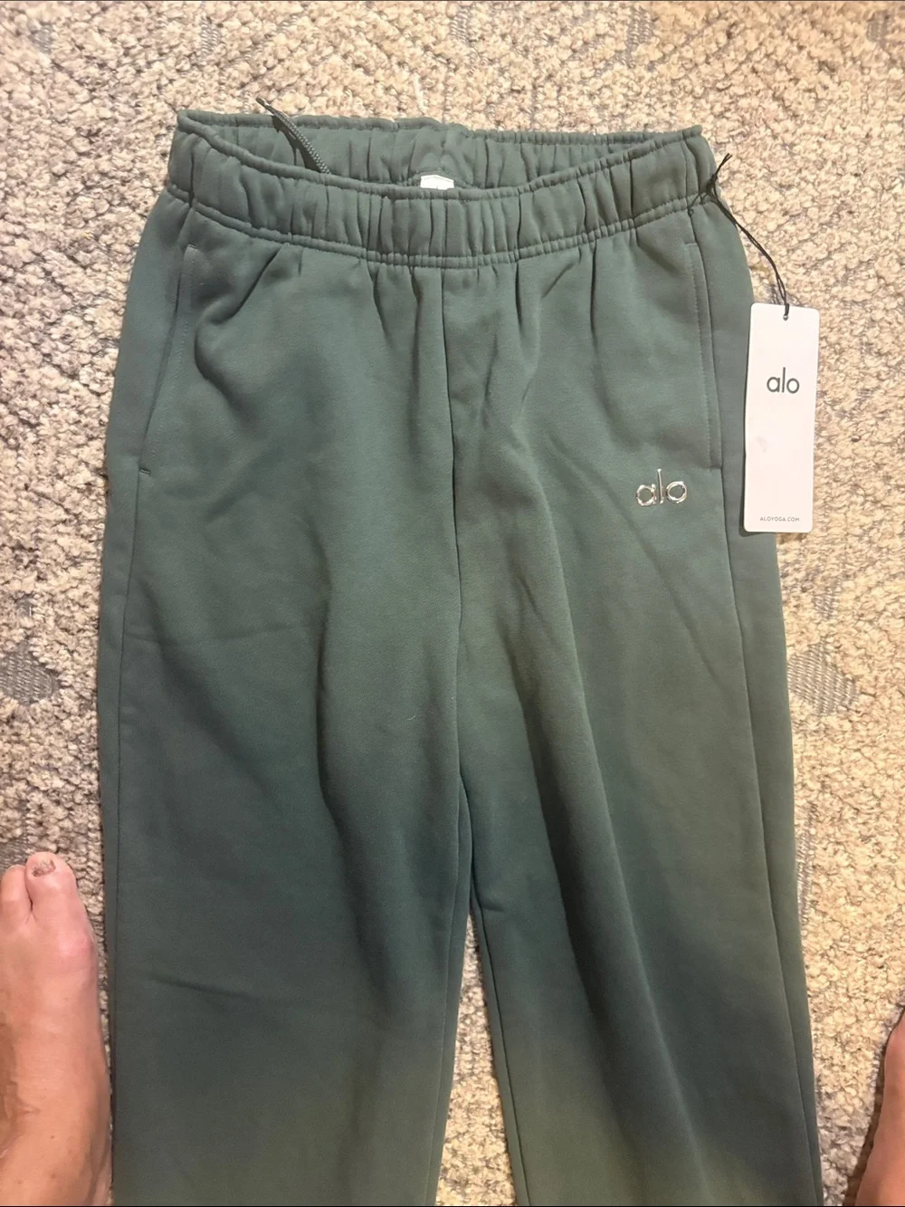 ALO Yoga womens joggers